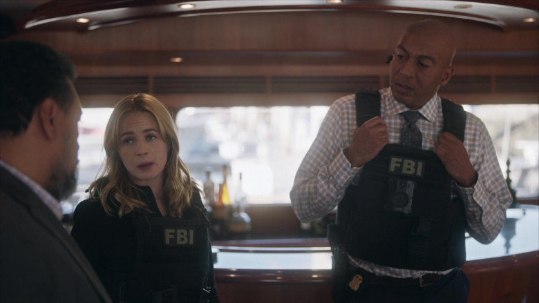 Axon Bodycams in The Rookie Feds S01E16 For Love and Money (2)