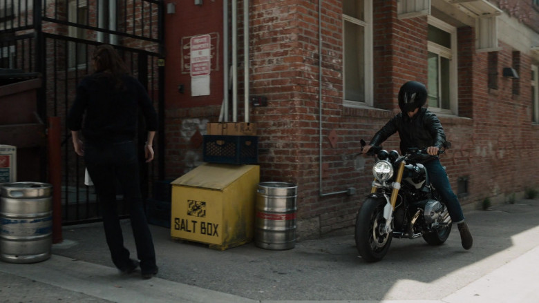 BMW Motorcycle of Milo Ventimiglia as Charlie Nicoletti in The Company You Keep S01E01 Pilot (2)
