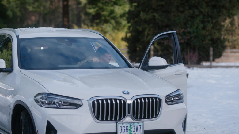 BMW X3 White Car of Marcia Gay Harden as Margaret in So Help Me Todd S01E12 Psilo-Sibling (1)