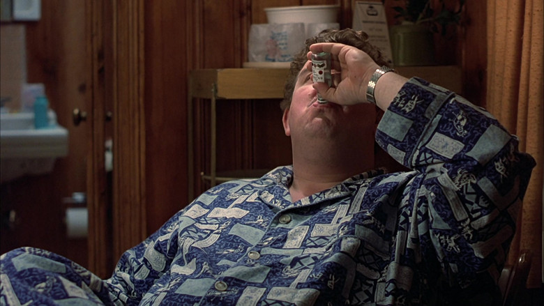 Bacardi Rum Enjoyed by John Candy as Del Griffith in Planes, Trains and Automobiles (1987)