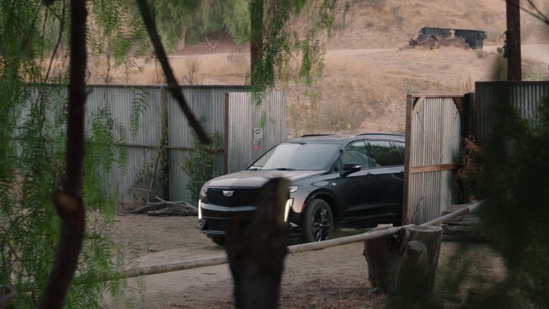 Cadillac XT6 Car in 9-1-1 Lone Star S04E03 Cry Wolf (2)