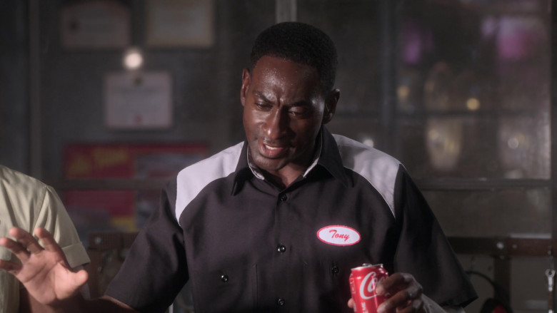 Coca-Cola Soda Can in The Upshaws S03E01 The Unforgiven (3)