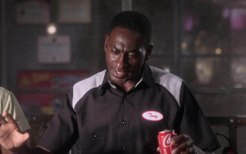 Coca-Cola Soda Can in The Upshaws S03E01 The Unforgiven (3)