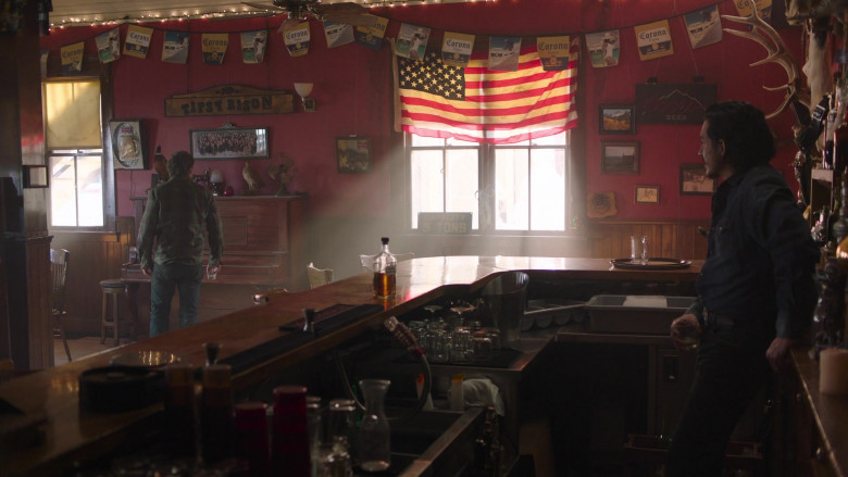 Corona Beer Banners and Coors Beer Sign in The Last of Us S01E06 Kin (2)