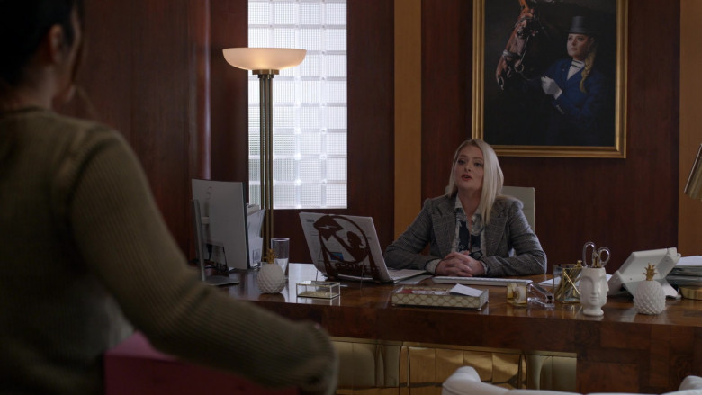 Dell Computer Monitor Used by Lauren Ash as Lexi in Not Dead Yet S01E01 Pilot (2023)