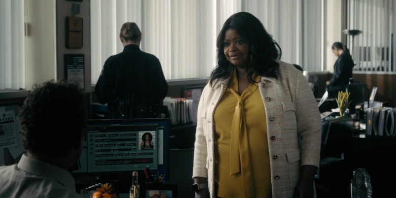 Dell Computer Monitors in Truth Be Told S03E05 Freedom Is Never Given; It Is Won (1)