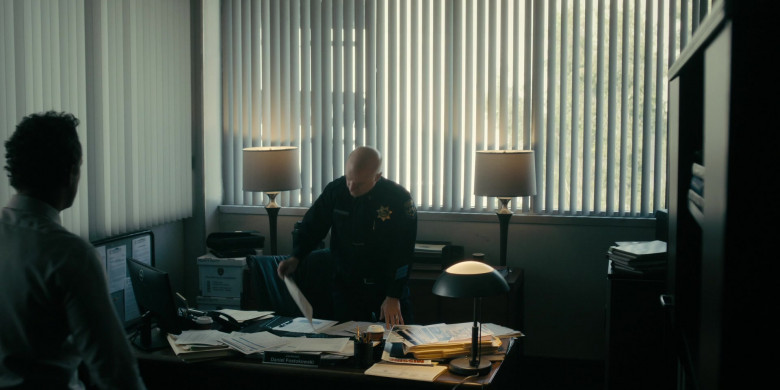 Dell Computer Monitors in Truth Be Told S03E05 Freedom Is Never Given; It Is Won (2)
