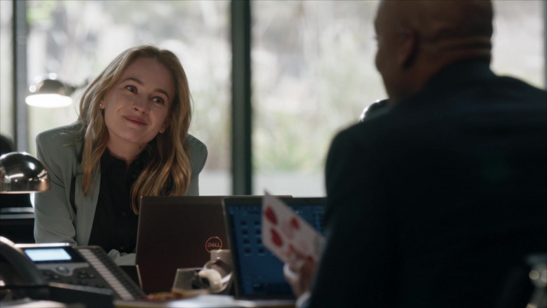 Dell Laptops in The Rookie Feds S01E16 For Love and Money (1)