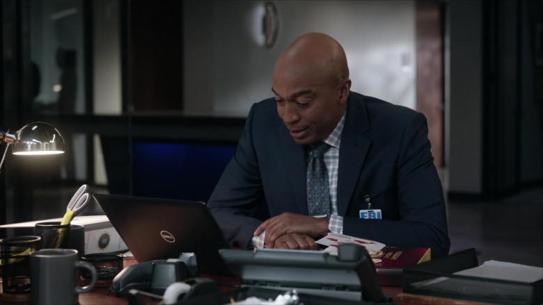 Dell Laptops in The Rookie Feds S01E16 For Love and Money (3)