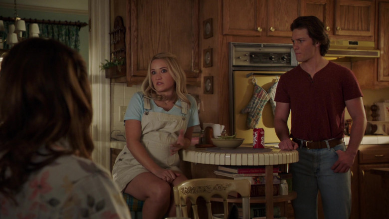 Dr Pepper Soda Cans in Young Sheldon S06E12 A Baby Shower and a Testosterone-Rich Banter (4)