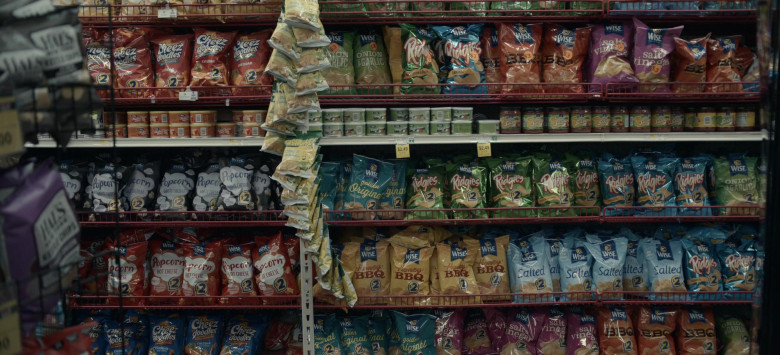 Hal's New York Chips and Wise Snacks in Dear Edward S01E02 Food (2023)