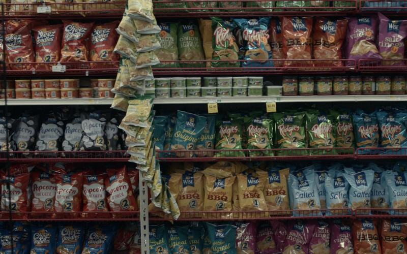 Hal's New York Chips and Wise Snacks in Dear Edward S01E02 "Food" (2023)