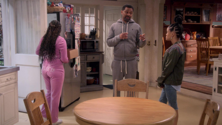 Juicy Couture Tracksuit in The Upshaws S03E04 Off Beat (1)