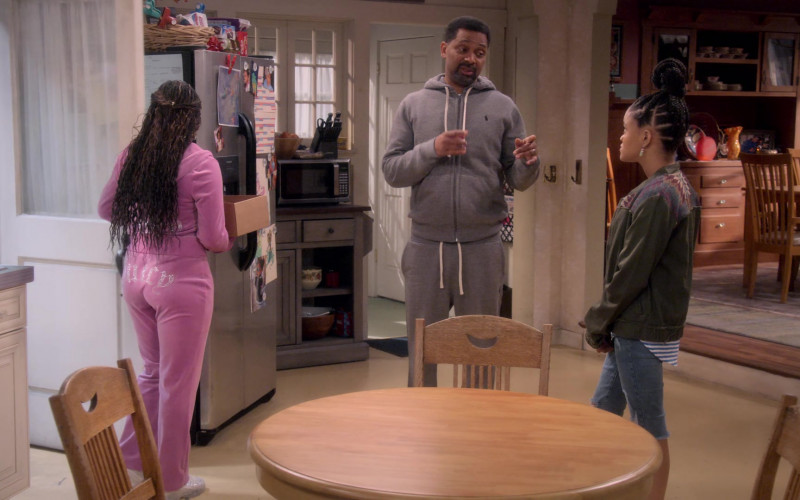 Juicy Couture Tracksuit in The Upshaws S03E04 Off Beat (1)