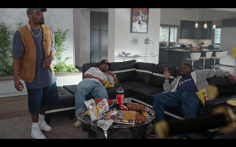 Lay’s Chips, Coca-Cola Soda, Skittles Candy, Snickers Chocolate Bar, Mr. Goodbar, Tostitos in Wu-Tang An American Saga S03E02 All I Need (2023)