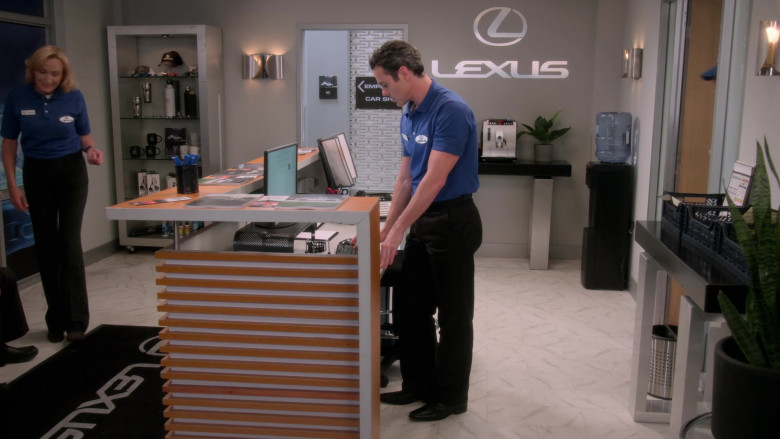 Lexus Car Dealership in The Upshaws S03E03 Treading Water (1)
