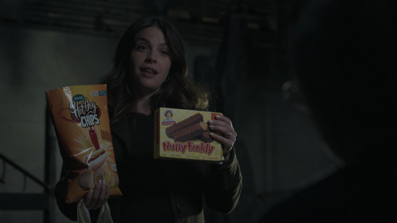 Little Debbie Nutty Buddy Wafer Bars in The Good Doctor S06E13 39 Differences (2023)