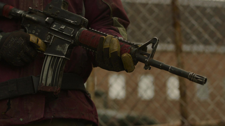 Mechanix Gloves in The Last of Us S01E04 Please Hold My Hand (2023)
