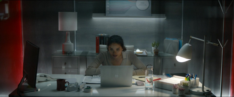 Microsoft Surface Laptop Used by Brittany O’Grady as Elaine Hayman in The Consultant S01E06 Glass (4)