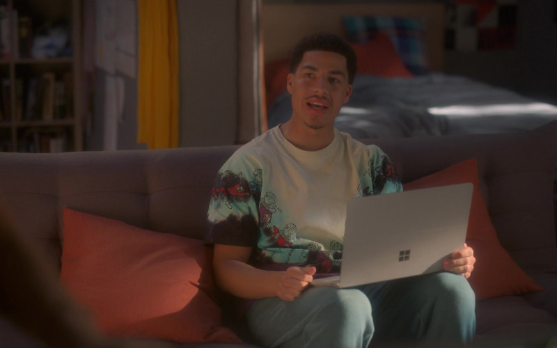Microsoft Surface Laptop of Marcus Scribner as Andre ‘Junior' Johnson in Grown-ish S05E12 Big Drip (3)