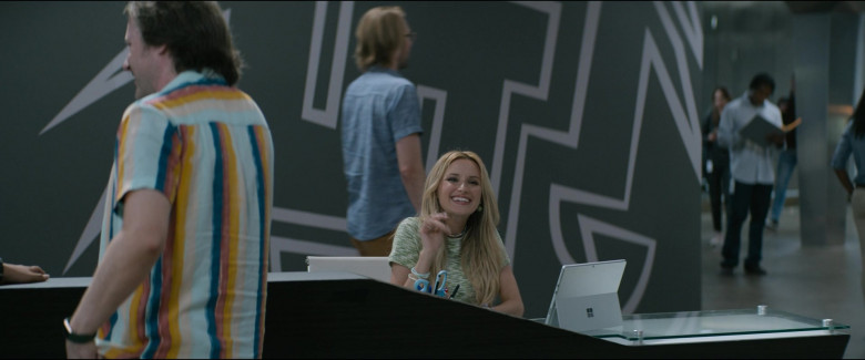 Microsoft Surface Tablet in The Consultant S01E08 Hammer (2023)