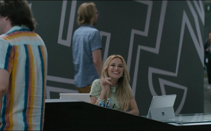 Microsoft Surface Tablet in The Consultant S01E08 "Hammer" (2023)