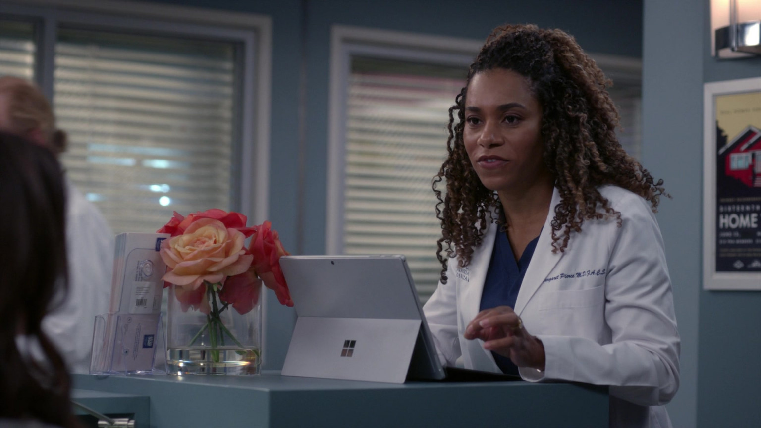 Microsoft Surface Tablets In Greys Anatomy S19e07 Ill Follow The Sun 2023 7323