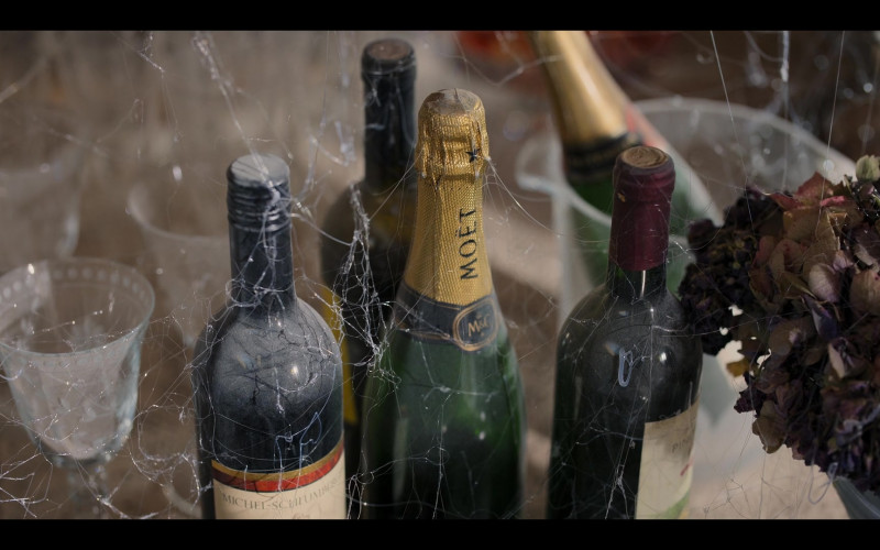 Moët & Chandon Champagne in Freeridge S01E07 Karmic Coincidence (2023)