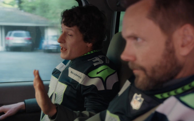 Nike NFL Seattle Seahawks American Football Team Jerseys in Animal Control S01E02 "Rabbits and Pythons" (2023)