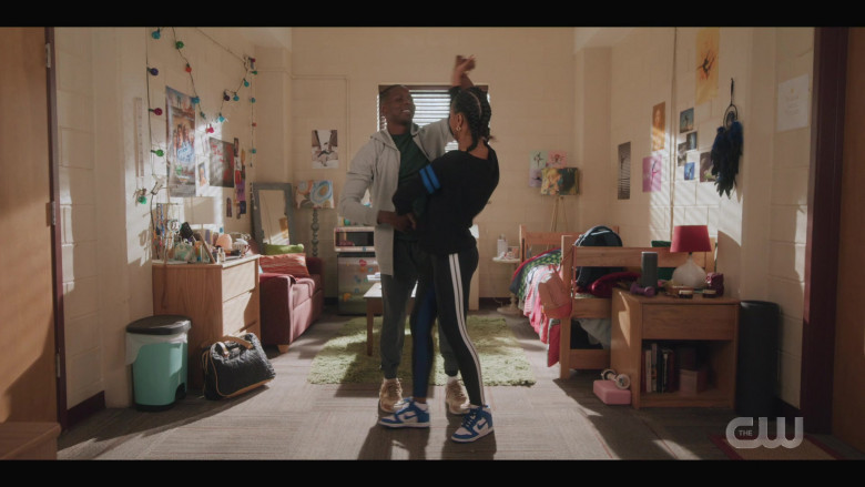 Nike Sneakers in All American Homecoming S02E12 Behind the Mask (2023)