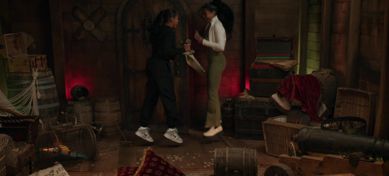 Nike Women's Sneakers in All American Homecoming S02E10 Dance With My Father (2023)