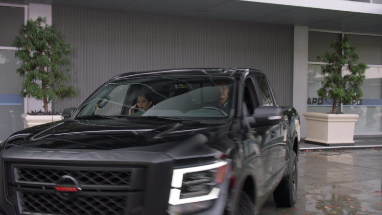 Nissan Titan PRO-4X Car in The Rookie S05E16 Exposed (2)