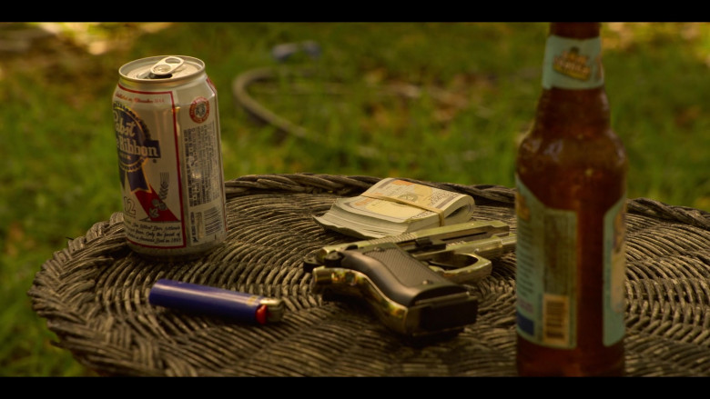 Pabst Blue Ribbon Beer Cans in Outer Banks S03E08 Tapping the Rudder (3)