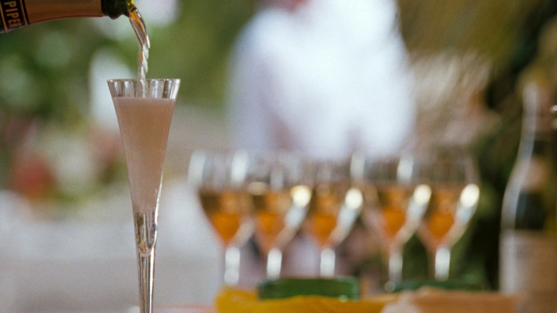 Piper-Heidsieck Champagne in Analyze This (1999)