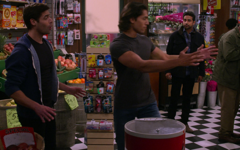 Post Honey Bunches of Oats, Kellogg's Corn Pops, General Mills Honey Nut Cheerios Cereal, Blistex, Vaseline Lip Care, Gillette in How I Met Your Father S02E05 "Ride or Die" (2023)
