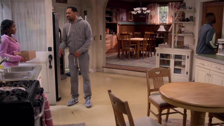 Ralph Lauren Tracksuit and Sneakers Worn by Mike Epps as Bennie in The Upshaws S03E04 Off Beat (1)