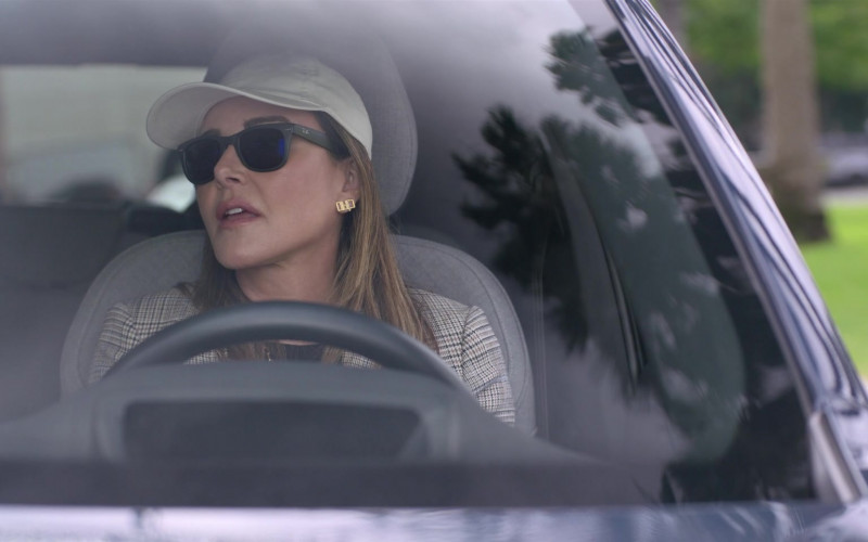 Ray-Ban Women’s Sunglasses in Shrinking S01E06 Imposter Syndrome (1)
