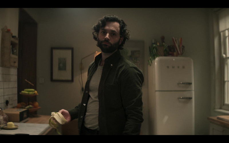 Smeg Refrigerator in You S04E01 Joe Takes a Holiday (1)