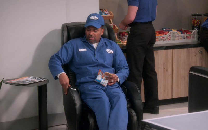 Snickers Chocolate Bars, Ruffles Chips and Lexus in The Upshaws S03E03 Treading Water (2023)