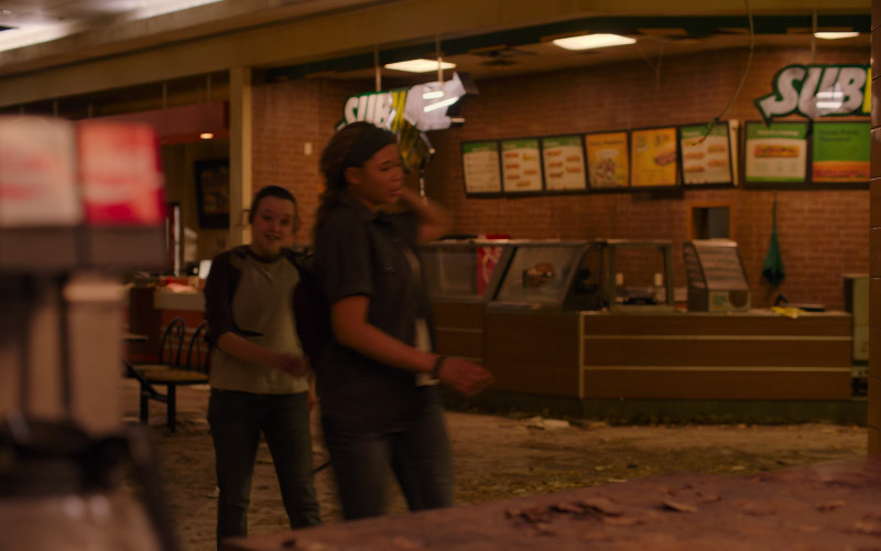 Subway Restaurant in The Last of Us S01E07 Left Behind (2023)