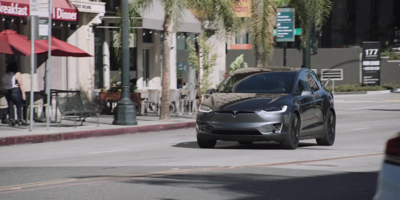 Tesla Model X Car of Jessica Williams as Gaby in Shrinking S01E03 Fifteen Minutes (1)