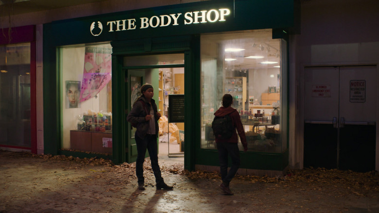 The Body Shop Store in The Last of Us S01E07 Left Behind (2023)