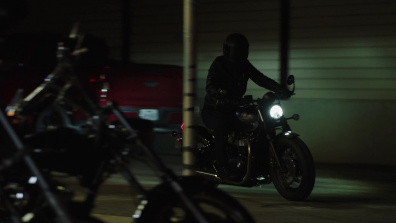 Triumph Motorcycle in 9-1-1 Lone Star S04E02 The New Hot Mess (2023)