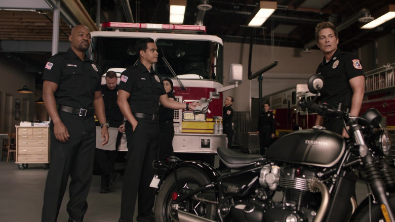 Triumph Motorcycle in 9-1-1 Lone Star S04E05 Human Resources (2)