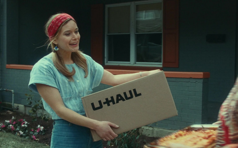 U-Haul Moving Boxes in A Man Called Otto (1)