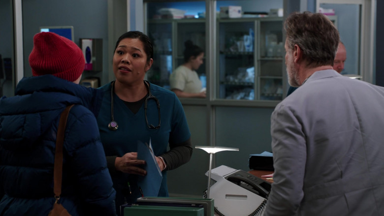 3M Littmann Stethoscopes in Chicago Med S08E15 Those Times You Have to Cross the Line (5)
