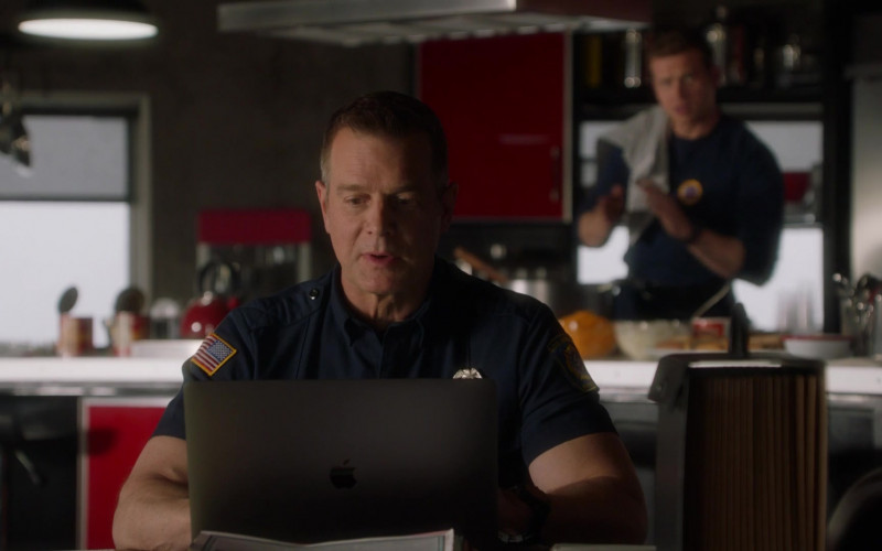 Apple MacBook Laptop Computers in 9-1-1 S06E10 In a Flash (1)