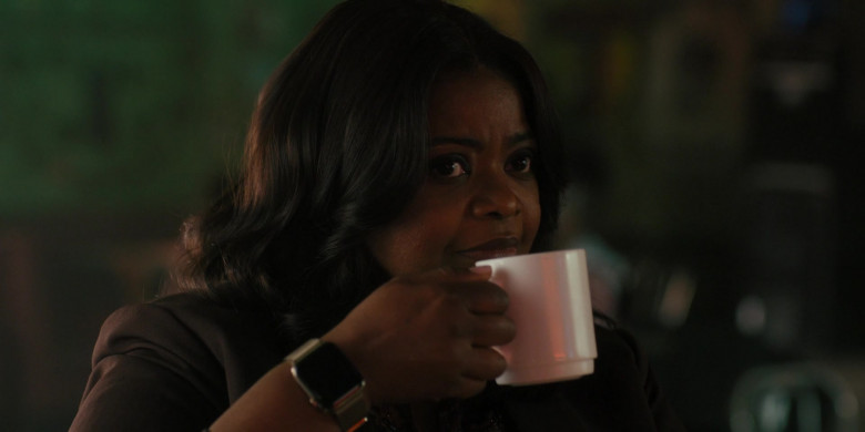 Apple Watch of Octavia Spencer as Poppy Parnell in Truth Be Told S03E10 A Kiss Not Mine Alone (2)