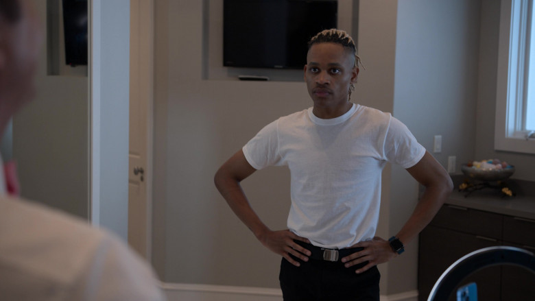 Apple Watch of Tyrel Jackson Williams as Sackson in Party Down S03E02 Jack Botty's Delayed Post-Pandemic Surprise Party (2023)
