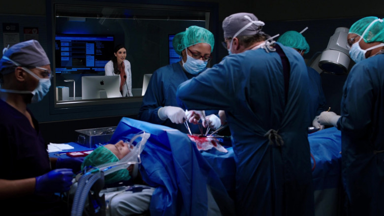 Apple iMac Computers in Chicago Med S08E15 Those Times You Have to Cross the Line (1)